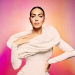 Georgina Rodríguez Instagram - ‏لأنك تستحقين كل جميل Glow more and more with Amara Lenses because you deserve the best. حظيت بإطلالة فريدة من عدسات أمارا لأول أيام عيد الاضحى المبارك I glow with Amara Lenses on eid Al Adha days … Happy Eid. @amaralenses 💖