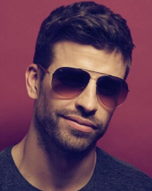 Gerard Piqué Instagram - The sun is coming 🌞 @kypers_eyewear