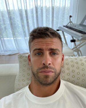 Gerard Piqué Instagram - Home.