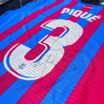Gerard Piqué Instagram - 🎁 SORTEO camiseta firmada por GERARD PIQUÉ 🎁 Desde Drivercarsbcn os traemos un super sorteo con nuestro gran amigo @3gerardpique . En esta ocasión podrás ganar una de sus camisetas firmadas 🖋️. ⬇️ Requisitos ✅ Seguir nuestra cuenta @drivercarsbcn ✅ Like en la publicación ✅ Mencionar a 3 amigos en los comentarios ✅ Compartir la publicación en las stories etiquetándonos 📣 El sorteo finalizará el día 4/03/2022 a las 12.00h. El sorteo se realizará a nivel nacional con envío gratuito de la camiseta. Anunciaremos nuestro ganador a través de nuestras historias y en este post. ⚠️ Os recordamos que el #sorteo solo se realizará desde nuestra cuenta oficial @drivercarsbcn 🍀¡Mucha suerte a todos!🍀 👉🏻Ganador sorteo: @aleixferrer6 • • • • • #sorteoespana #sorteopique #sorteos #sorteoinstagram #giveaway DriverCarsBcn