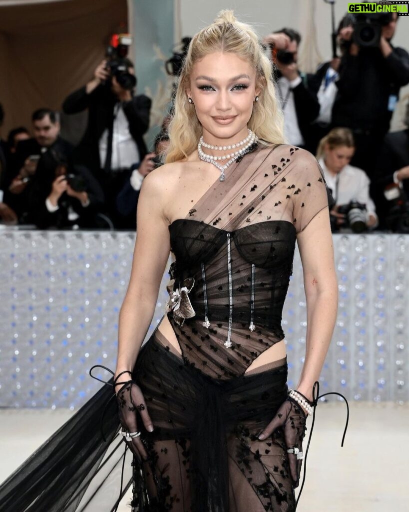 Gigi Hadid Instagram - Thank you Anna @voguemagazine for another lovely night at the @metmuseum 🖤 and of course so much gratitude to the whole @givenchy team @matthewmwilliams for your time, talent, and creation! I loved celebrating Karl through finding him in each look around the room… it was a sweetest night:)