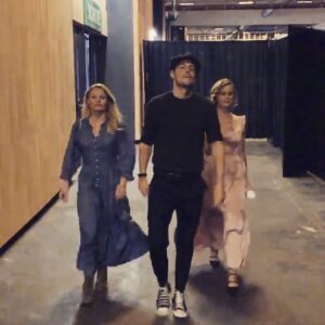 Giles Matthey Instagram - Into the fray! @emiliede_ravin @keegolicious . Trying to walk with attitude. Had a blast with @parismangascifishow thanks for inviting me . Lovely seeing you all ! See you again soon. ♥️.