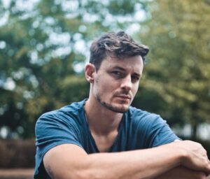 Giles Matthey Instagram - “Wat ya looookin at? Got a spare cigarette?” #moodymcmooderson thanks @isaacmadge
