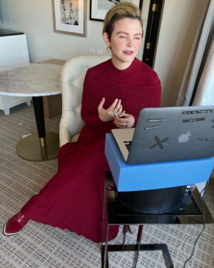 Ginnifer Goodwin Instagram - @livekellyandryan for @pivotingfox