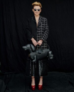 Ginnifer Goodwin Instagram - For @sbjctjournal
📷 @christianhogstedt
👠 @erinwalshstyle
✂️ @sascha_breuer
💄 @kateydenno
🎭 @pivotingfox