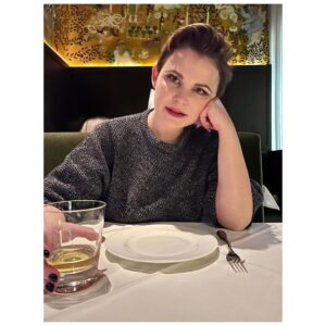 Ginnifer Goodwin Instagram - 9p crushing all over @joshdallas