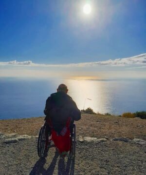 Giorgia Würth Instagram - Un giorno tutto questo sarà tuo.
O forse lo è già
Solo che tu non lo sai.

Vi, mi auguro
Di accendere il buio
