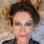 Giorgia Wurth Instagram - Buongiorno Amici. Oggi è il primo giorno di set di un progetto davvero bello, colorato, giovane e dinoccolato. E anche se non posso dire nulla di nulla, come tutte le prime volte va celebrato. E avevo proprio voglia di farlo con voi. Che ci siete sempre. Grazie di cuore, e tanta merda ai miei super compagni di lavoro.