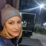 Giorgia Wurth Instagram - Ehiiiii Voiiii!!!! È uscita la seconda, ghiacciatissima stagione di Marta&Eva con la regia dell'adorato @claudio232323 La state guardando??? Tanti bravissimi ragazzi e poi la mia (diversamente giovane) Camilla💋 20 episodi in anteprima su @raiplay_official e ogni sera alle 21.05 su @rai_gulp Vi aspetto al freddo e al gelo senza bue #martaeeva #martaeeva2 Palaghiaccio Sesto San Giovanni