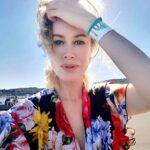 Giorgia Wurth Instagram - Io ho un'amica bravissima Che disegna abiti bellissimi Per ragazze petalosissime Andate a trovarla qui : @malulu_milano E poi ditemi🌹 Mare Mare