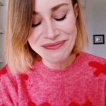 Giorgia Wurth Instagram - Ecco il video intero dell'estratto da "L'accarezzatrice" (scorrete ➡️) Perdonatemi ma sono troppo una pippa con la tecnologia😅 Sono una donna analogica. Buon sabato Gente, che l'Amore sia con noi #laccarezzatrice