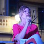 Giorgia Wurth Instagram - @varazze #cittàdelledonne Grazie di cuore per l'accoglienza agli assessori Maria Angela Calcagno e @marilenaratto Alla giornalista @paolagavarone Alla fotografa @laura_lasiri A chi c'era, ci sarà, non c'è mai stato Al mare, senza il quale non potrei restare a galla. Ps: se state soffrendo di mal d'amore, la cura è nel link in bio🍹 #ioluiealtrieffetticollaterali Varazze