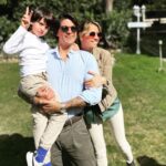 Giulia Mizzoni Instagram - 𝓢𝓹𝓮𝓬𝓲𝓪𝓵 𝓭𝓪𝔂 ☀️🌳🌱 #sunday #family #familytime #sun #smile #love Scuderie San Carlo