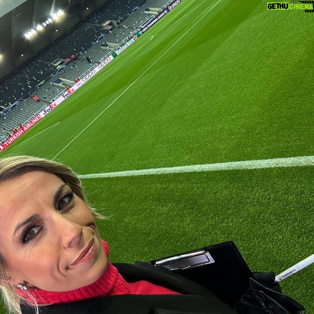 Giulia Mizzoni Instagram - Piccolo riassunto della trasferta a Newcastle per Newcastle - Milan con @primevideosportit #newcastlemilan #championsleague #backstage #football #journalism #job #lovemyjob #primevideosport Newcaslte