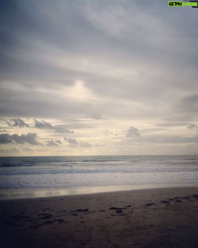 Giulia Mizzoni Instagram - Il mare d’inverno. I posti del cuore. Il cibo buono. #saturday #sea #november #friends #lunch Isola del Pescatore