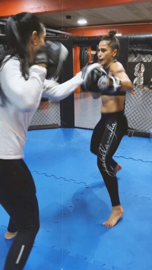 Gloria de Paula Instagram - 🗓 40 DIAS #UFCAustin