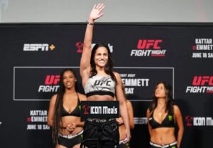 Gloria de Paula Instagram - Weight ins ✔️

Austin, see you tomorrow at @moodycenteratx 😍 #UFCAustin