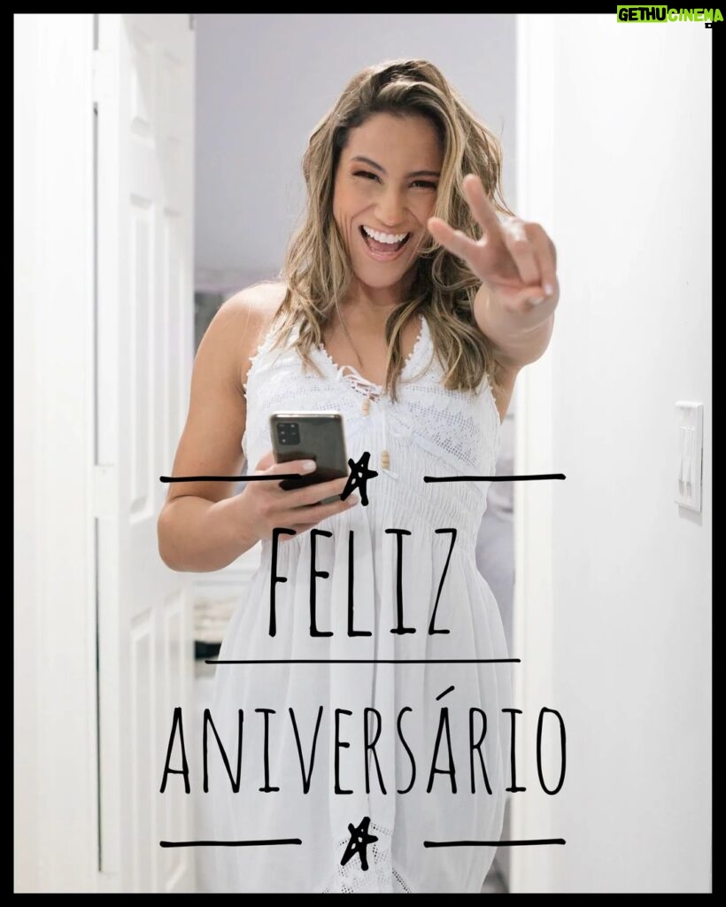 Gloria de Paula Instagram - Cheers to a day as special as me. 🎉🎂🥳🥰
