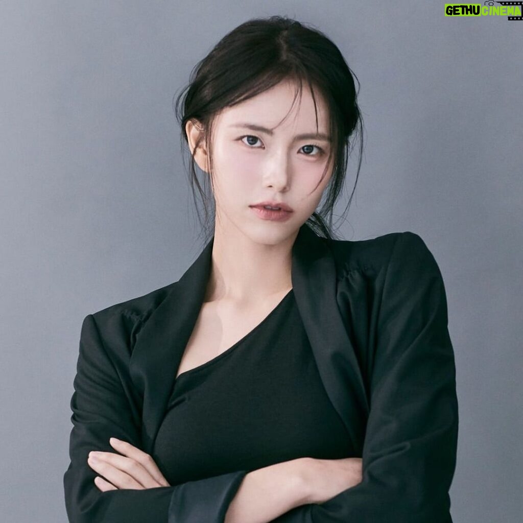 Go Eun-young Instagram - #black ~~#🖤 . #프로필 #모델 #코스메틱 #촬영 #사진 #메이크업 #makeup #model
