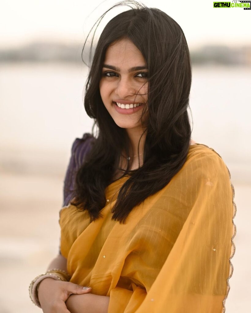 Gopika Ramesh Instagram - 💛 . Saree : @veenavijiclothing 📸:@_shutter__bug