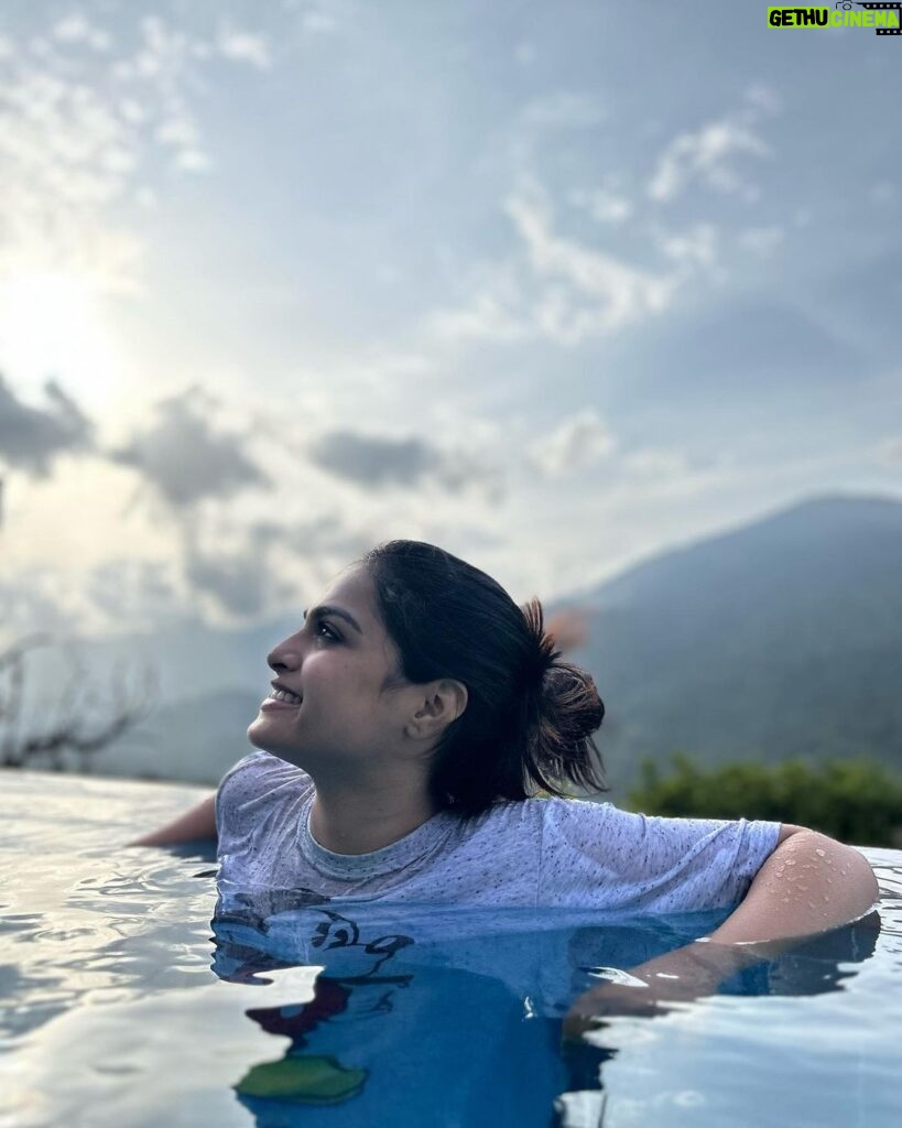 Gopika Ramesh Instagram - PoV: you scrolled my Munnar album 🫶🏻