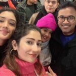 Gungun Uprari Instagram - Wishing you 365 days of happiness and laughter with friends & family and lots &lots happiness and success ❤️❤️❤️Happy New Year 2024 #happynewyear #happynewyear2024 #happyday Barcelona Beach