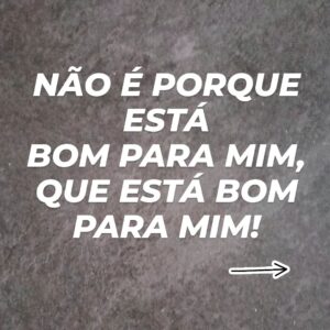 Gustavo Santos Instagram - NÃO É PORQUE ESTÁ BOM PARA MIM, QUE ESTÁ BOM PARA MIM!

MAS VAMOS POR PARTES.

IUC - curiosamente, três dos meus carros são anteriores a 07/2007 (dois clássicos e um pré-clássico), como tal, o Estado quer incentivar-me a abatê-los.
Acontece que, juntos, fazem menos de 5.000 quilómetros/ano.
Não faz sentido, ainda assim, fiquei a pensar e como também tenho um elétrico, aceitaria, então, abatê-los, mas com duas condições:

* o Estado pagava-me ao cêntimo o valor dos três.
* no momento do abate, e como juntos somam 15 lugares sentados, colocaria 15 elementos do governo lá dentro. Costas, Medinas, etc...

Eu, como é fácil de atestar,  estou na boa; mas não consigo ser indiferente à quase proibição de circulação de centenas de milhares de pessoas que não vão ter condições para pagar o novo imposto dos seus velhos carros nem comprar elétricos como se fossem trocos.

CONTROLO SOBRE ALIMENTOS E ÁGUA - tenho terra para cultivo e furo, ou seja,  não é uma empresa do Estado que me fornece a água, é a Natureza.

Também aqui, estou safo. Mas não consigo ficar sossegado ao assistir ao estrangulamento coletivo de um povo que cada vez encontra menos soluções, até para o consumo de bens primários.

LOCKDOWN'S - vivo no campo, tenho Terra que nunca mais acaba à minha frente e, como tal, nunca me fecharão em casa.

É tranquilo para mim, mas quando vejo tantas pessoas, subitamente, assustadas com o calor, a chuva, ventos e trovoadas, chego a pensar que aceitarão essas futuras imposições com o rabinho entre as pernas.

TRÊS COISAS POR DIZER:

1ª - NÓS NÃO SOMOS MERDA! 
2ª - NINGUÉM DO GOVERNO NOS QUER BEM!
3ª - TORNEM-SE INDEPENDENTES, AUTÓNOMOS E SOBERANOS.

Abraço forte!