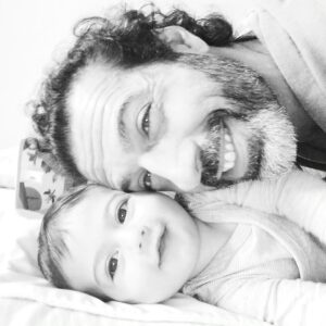 Gustavo Santos Instagram - FOI QUANDO VI NASCER UM PAI EM MIM, QUE DESCOBRI O VERDADEIRO CAMINHO PARA O HOMEM QUE SONHAVA SER.

INCONDICIONAL!

ABRAÇO FORTE.