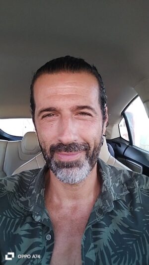 Gustavo Santos Instagram - NÓS NÃO SOMOS PEIXINHOS DE AQUÁRIO; SOMOS CONDORES, REIS E RAINHAS DE UM CÉU SEM LIMITES.

ARRISCA-TE A QUESTIONAR OS INATACÁVEIS.

ELES MENTEM, ENGANAM, MANIPULAM E MATAM A CÉU ABERTO PORQUE PODEM.

PORQUE ENQUANTO NÃO OS QUESTIONARMOS, ELES USAM E ABUSAM DO PODER QUE LHES OFERECEMOS (COMO SE FOSSEM DEUSES) CONTRA NÓS.

O SILÊNCIO TEM DE SER FILHO DA AUTODESCOBERTA, NUNCA DO MEDO; TEM DE SER FRUTO DE UMA BUSCA TUA, NUNCA DE UMA DOUTRINA IMPOSTA.

ESTÁ A ACONTECER UM GRANDE DESPERTAR NO MUNDO...

... JUNTA-TE A NÓS!

QUESTIONA!

E GARANTO-TE, ASSIM QUE DESCOBRIRES UMA PONTA DE VERDADE, NUNCA MAIS VOLTAS A ADORMECER.

ABRAÇO FORTE.