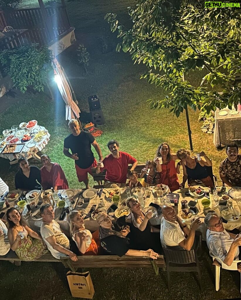Hülya Gülşen Irmak Instagram - Kamp dump🌞🫶🦋Binlerce anı biriktirdim sevdiceklerimle🙏❤ Assos Hekimoğlu Doğal Tatil Kampı