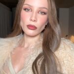 Halsey Instagram - I woke Mob Wife Ash from the dead for the @aboutfacebeauty The Performer launch the other night. feat. a rare guest glam from @patrickta 🤎 hair by @themartyharper and look by @lynalyson_ captured by @sarahpardini 👜