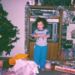 Halsey Instagram - 🎄🧚🏼‍♂️🕯️🪵🍫🍼
