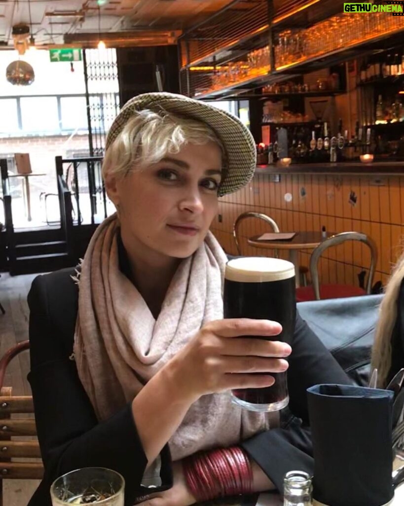 Halyna Hutchins Instagram - Whiskey and a pint! When in Ireland... Dublin, Ireland