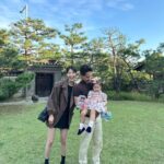 Han Ji-hye Instagram - 행복한 한가위 보내세요~~🤍 -슬이네가족올림 🫶🏻 (오늘 편스토랑 방영은 오후 5시에 조금 빠르게 시작합니다. 아시안게임때문이라고 해요! 아시안게임도 많이 응원해주시고 편스토랑도 많이 시청해주세요💚) #보름달 #추석명절 #오늘오후5시에 #편스토랑🤍