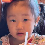 Han Ji-hye Instagram - 행복한 한가위 보내세요~~🤍 -슬이네가족올림 🫶🏻 (오늘 편스토랑 방영은 오후 5시에 조금 빠르게 시작합니다. 아시안게임때문이라고 해요! 아시안게임도 많이 응원해주시고 편스토랑도 많이 시청해주세요💚) #보름달 #추석명절 #오늘오후5시에 #편스토랑🤍