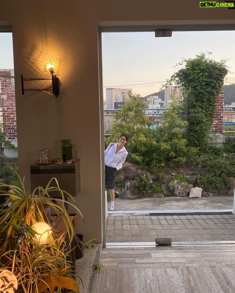 Han Ji-hye Instagram - 남대문 아가 옷 사러 갔다가 광장시장갔다가 을지로 다녀온 애미 ✌🏻 🤭😂 휴~ 알찼다……🏃‍♀️💦 #산이애미 #슬이애미