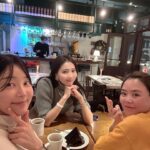 Han Ji-hye Instagram - #류이치사카모토오퍼스 12월 27일에 개봉하는 류이치 사카모토의 마지막 연주를 담은 영화. 극장에서 보실 수 있어요. 공연장에 온듯한 .. 거장의 마지막 연주 특히, 후반부 유명한 곡들을 연주할때의 감동이 컸어요. 예술을 사랑하시는 분들이라면 겨울저녁에 꼭 봐야할 영화같아요. 존경하는 채시라 선배님과 김지영언니 예지원언니 윤아언니와 예술로 하나되는 시간이었습니다 🤎