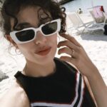 Hande Yılmaz Instagram - “Dünya bi yere kaçmaz, biz yüzerken göklerde”