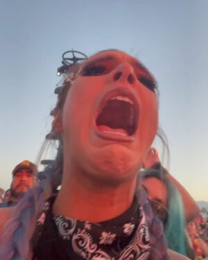 Hannah Stocking Instagram - When you lose your best friends at a festival 😭😭 (tag a best friend)