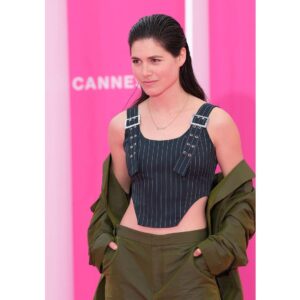 Hanna van Vliet Instagram - Serving some queerness with this look at @canneseries.
(je veux retourner!!💖)
thanks to @hrxkns. 
hair by @richardblandel @leonorgreyl 

#canneseries #childhooddreams #dedroomvandejeugd #collusionstudios

📸 @studio_vigerie @mathildeaudoire @camille.fermon