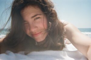 Hanna van Vliet Instagram - disposable camera captured some indisposable moments in LA and NY 🥰