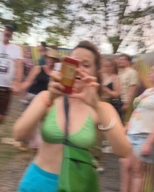 Hanna van Vliet Instagram - We gingen voor @merolmusic (❤️‍🔥!!!) maar het werd een bewogen lowlands 🫠
