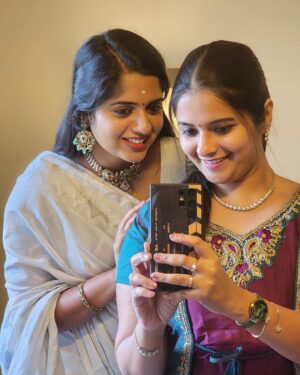 Haripriya Isai Instagram - Hey aunnn (you know what I mean 😝) ! Thank you for making me believe in female friendship all over again! Thank you for being a sweetest sister, a closest friend and a well wisher to me ❤️ Vellavi - Always remember i love you so much and will always be there for you 🫶 Don’t even think of escaping from me. Forever there to pester you like this even in no shoot days 😝