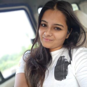 Haripriya Isai Instagram - கண் கேட்கும் கனா..💞💞
நெஞ்சுக்குள் வினா💞💞