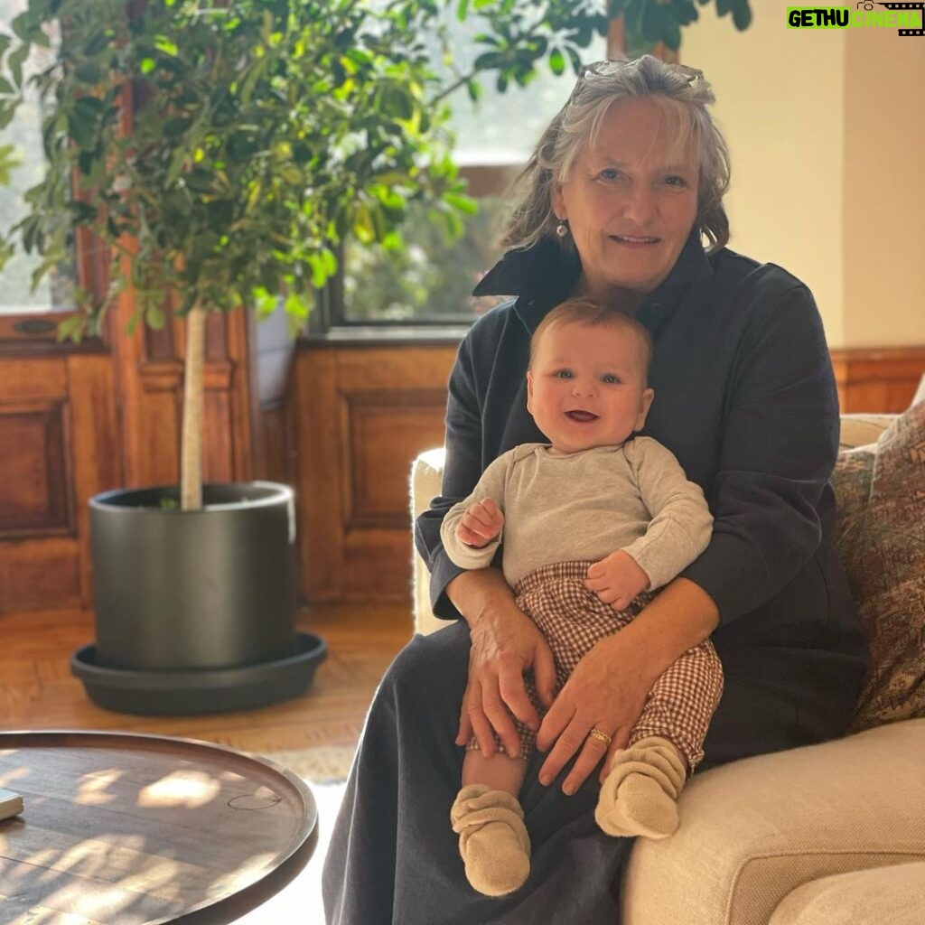 Heléne Yorke Instagram - A Grandmother appreciation post: My Mom posted up in Brooklyn for 3 months while I was shooting Season 3 of @othertwoshow. She came with the sun when I had early calls, and put him to bed when I still wasn’t home. She made us spaghetti dinner. She babysat when we needed time to be just us. She taught me how to be a mother in the way only the BEST Mom can. I love you so much. This time with you was the most profound of my whole life. I will never forget it and I’ll MAKE SURE HE DOESN’T EITHER 😈 Brooklyn, New York