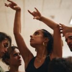 Helena Caldeira Instagram - Espectros industriais. O @filipeferreiraphoto foi a um ensaio do Homo Sacer em que estávamos a fazer experiências e ele juntou-se a nós. HOMO SACER @bestiario_________ @m.mariagil_ Quase a estrear