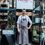 Henri Alén Instagram - Mitä tässä kelaan? No ainakin sitä että tryffelit alkavat kypsymään kuukauden päästä, joulukuvastot tulee kohta ja kuinka helppoa on kokkaaminen loppukesästä. Koirakin melkein osaa sienestää ja herkkutatit tupsahtelee maasta. Aikalailla täydellistä notta sanoisin! #notta #perfetto #kesä #chefslife #kokkaamisenilo #backtowork #teretulemast