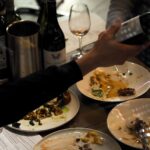 Henri Alén Instagram - Vuoden viimeinen menun vaihto. Jälleen on kokattu uusi menu esille, maistettu suositusviinit ja käyty läpi mitä tarjolla on. Menun vaihdossa yleensä tuppaa käymään niin että takuuvarmana pidetyt jutut vaatii viilausta ja vähän haasteelliset hommat taas sujahtaa vaivattomasti lautaselle oikeaan muotoon. Ehkä itselleni tärkein kysymys on "miksi?". Mikä on syy ja funktio jollekin annokselle ja onko kokonaisuus ehjä? Onko annokset linjassa ja saadaanko aikaan draaman kaari joka päättyy aariaan? Työkavereiden kanssa maistetaan ja keskustellaan. Tämä on yksi siisteimmistä jutuista jossa jokainen saa äänensä kuuluviin. No se selviää syömällä. Ei kun tervetuloa @restaurantfiasco ! #draama #aaria #fiasco? #menunvaihto #testing #bene