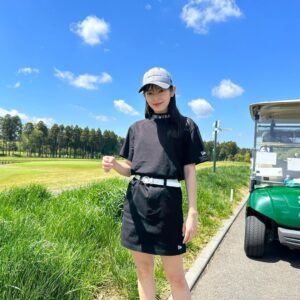 Honoka Yahagi Instagram - #ゴルフ女子ヒロインバトル で着た @newera_golf のウェアがお気に入りすぎてっ💓
プライベートでも着ちゃった☺︎

スコアはボロボロでしたっ☺️⛳️

#ゴルフ
#ゴルフ女子 
#ニューエラゴルフ
#neweragolf