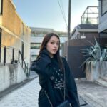 Honoka Yahagi Instagram - 今日はこちらは風が強い〜💨 だんだん暖かくなってきたから、最近はお散歩が趣味な私です。 こちらからは以上です🙌🏻